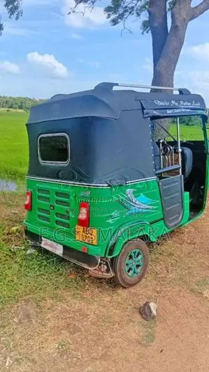 Bajaj 4 Stroke 2017 Three Wheel (Used)