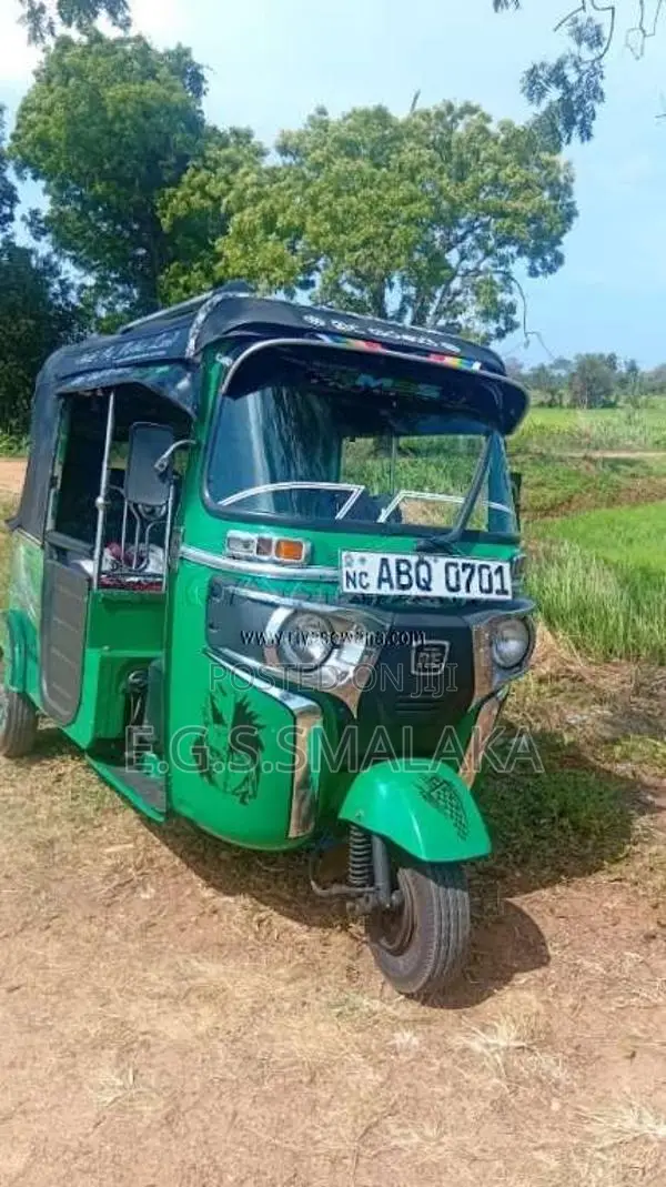 Bajaj 4 Stroke 2017 Three Wheel (Used)