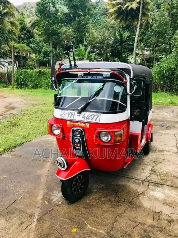 Bajaj 4 stroke 2011 Three Wheel (Used)