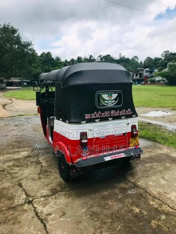 Bajaj 4 stroke 2011 Three Wheel (Used)