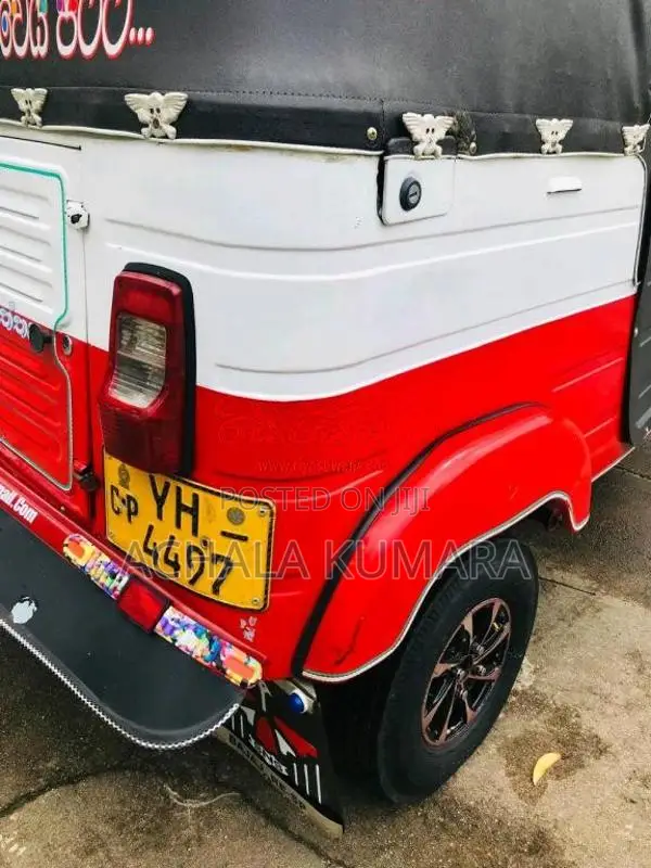 Bajaj 4 stroke 2011 Three Wheel (Used)