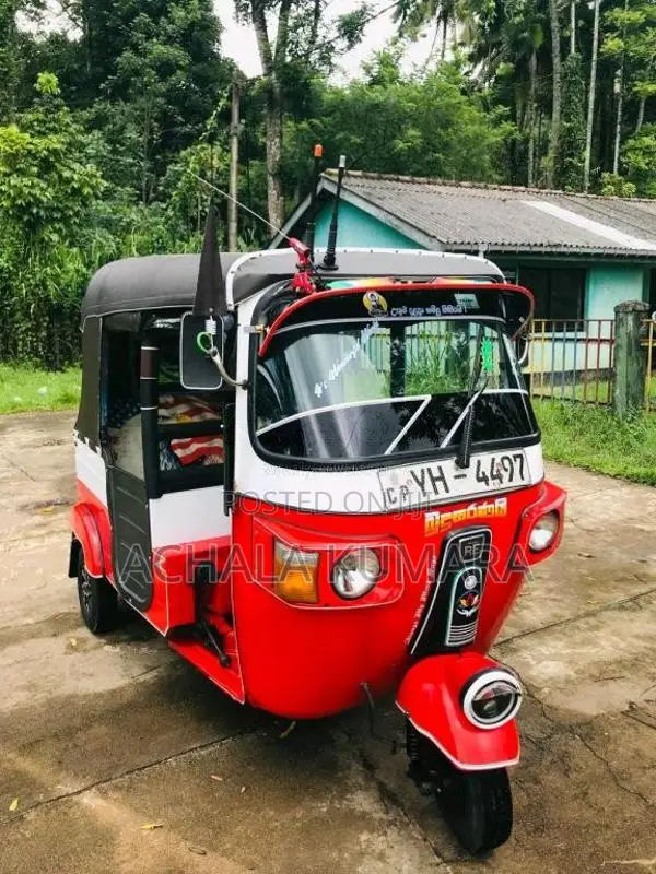 Bajaj 4 stroke 2011 Three Wheel (Used)