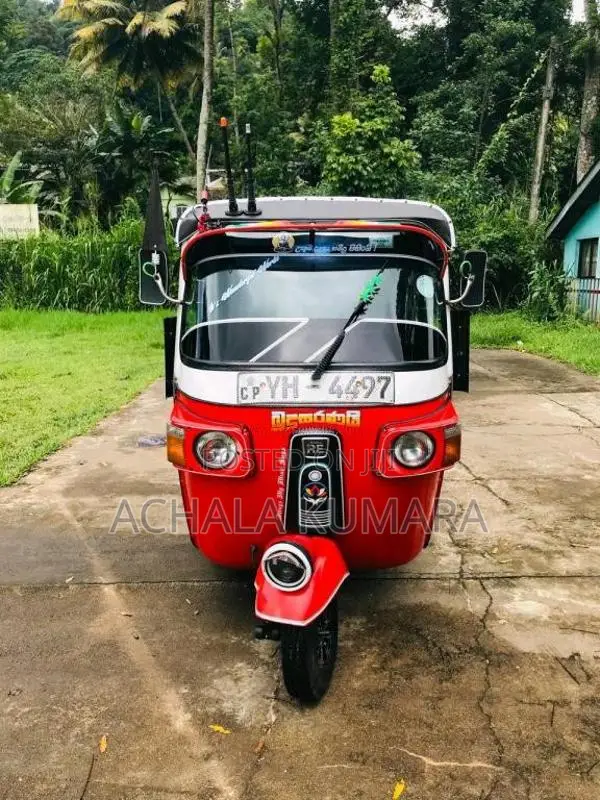 Bajaj 4 stroke 2011 Three Wheel (Used)
