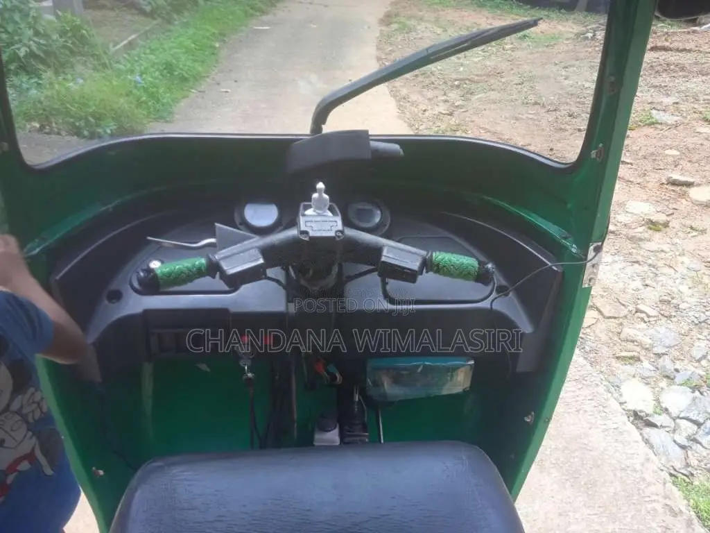 Bajaj 4 Stroke 2009 Three Wheel (Used)