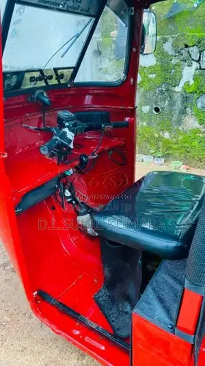 Bajaj RE 2 Stroke 2005 Three Wheel (Used)