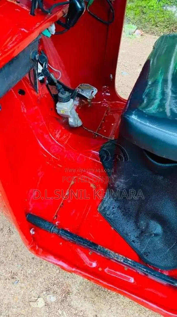 Bajaj RE 2 Stroke 2005 Three Wheel (Used)
