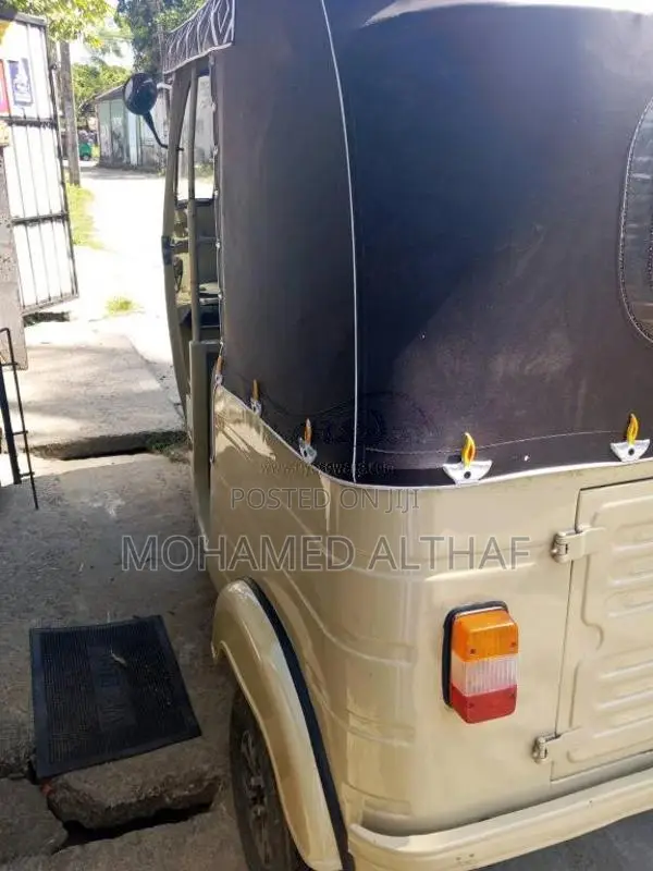 Bajaj RE 2000 Three Wheel (Used)