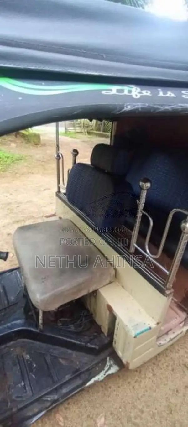 Bajaj 2 Stroke 1990 Three Wheel (Used)