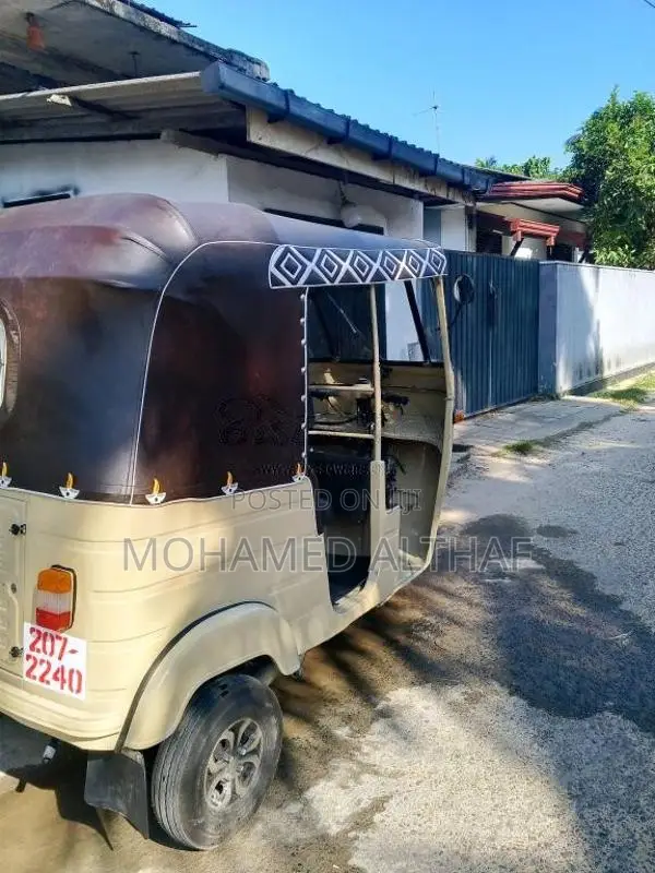 Bajaj RE 2000 Three Wheel (Used)