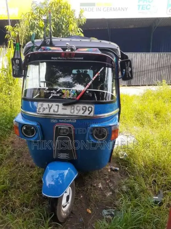 Bajaj 4 Stroke 2011 Three Wheel (Used)
