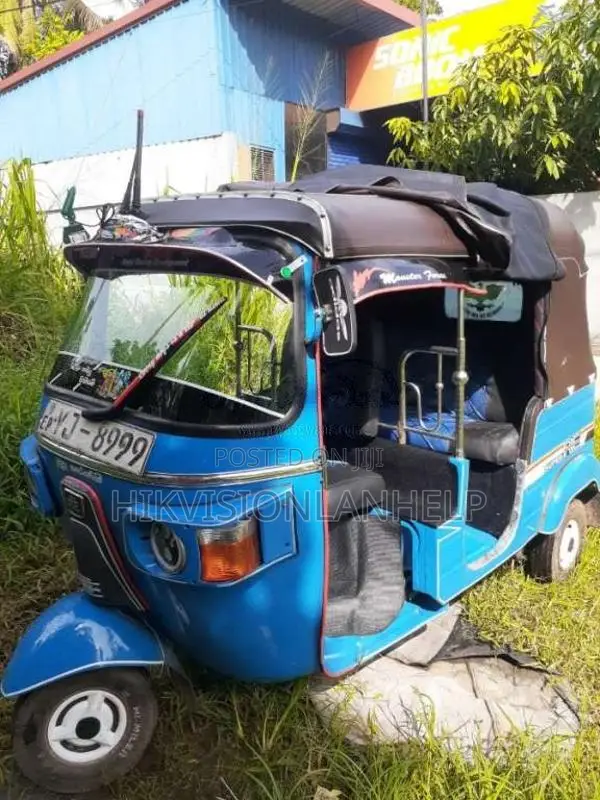 Bajaj 4 Stroke 2011 Three Wheel (Used)