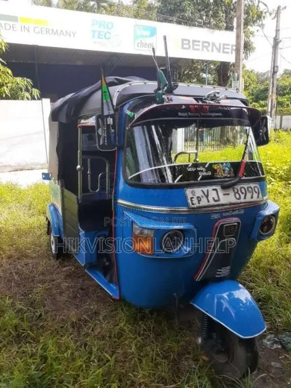 Bajaj 4 Stroke 2011 Three Wheel (Used)