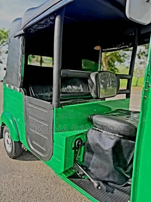 Bajaj 4 Stroke 2014 Three Wheel (Used)