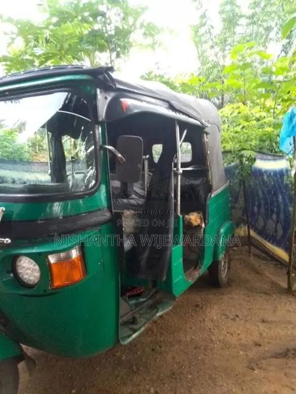 Bajaj 4 Stroke 2007 Three Wheel (Used)