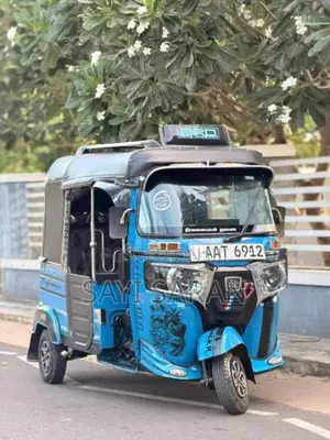 Bajaj 4 Stroke 2014 Three Wheel (Used)