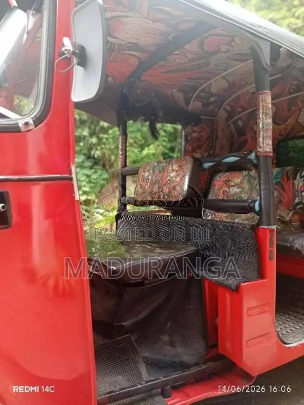 Bajaj 2 Stroke 1990 Three Wheel (Used)