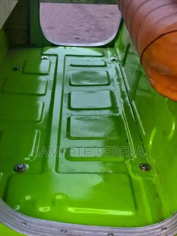 Bajaj 2 Stroke 2005 Three Wheel (Used)