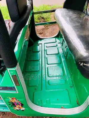 Bajaj 4 stroke 2010 Three Wheel (Used)