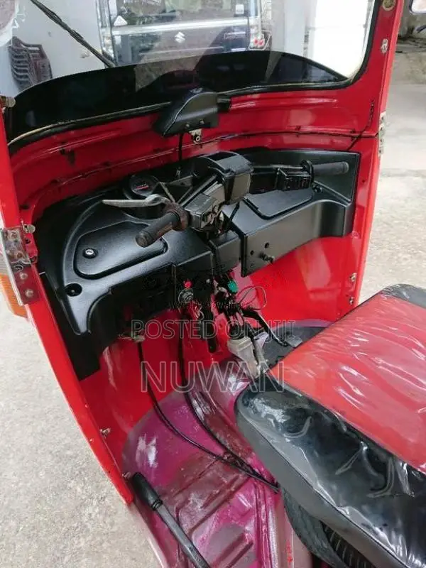 Bajaj 4 stroke 2012 Three Wheel (Used)