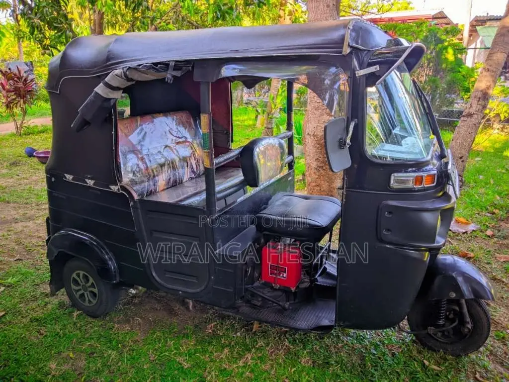 Bajaj RE 2015 Three Wheel (Used)