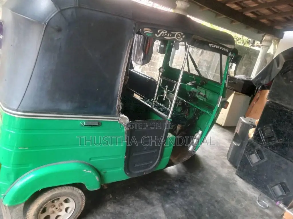 Bajaj 4 Stroke 2008 Three Wheel (Used)