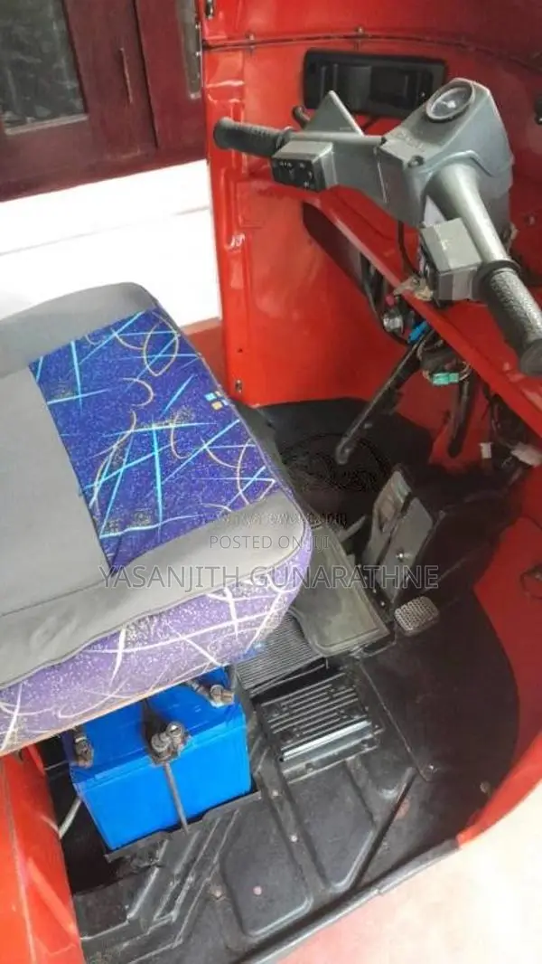 Bajaj 4 Stroke 2010 Three Wheel (Used)