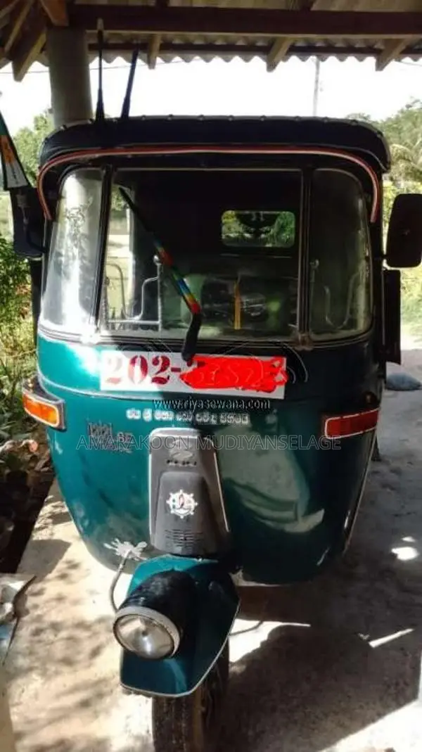 Bajaj 2 Stroke 1995 Three Wheel (Used)