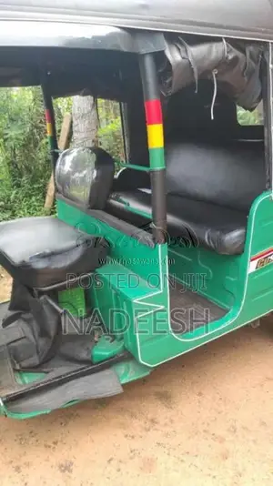 Bajaj RE 2 Stroke 2004 Three Wheel (Used)