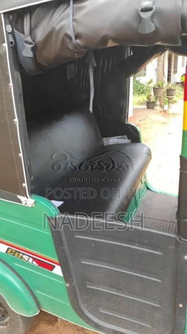 Bajaj RE 2 Stroke 2004 Three Wheel (Used)