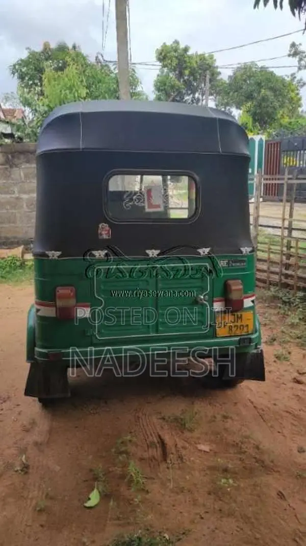 Bajaj RE 2 Stroke 2004 Three Wheel (Used)