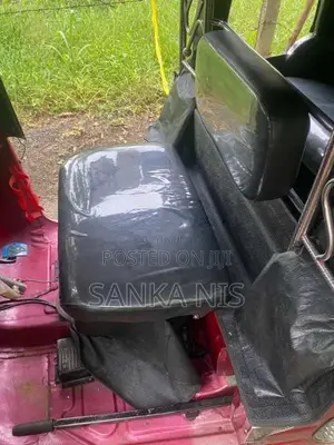 Bajaj RE 205 2011 Three Wheel (Used)