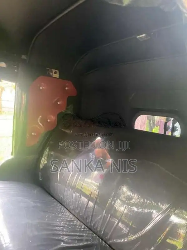Bajaj RE 205 2011 Three Wheel (Used)
