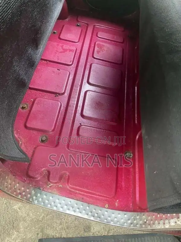 Bajaj RE 205 2011 Three Wheel (Used)