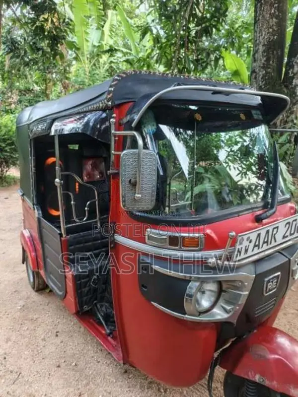 Bajaj RE 205 2014 Three Wheel (Used)