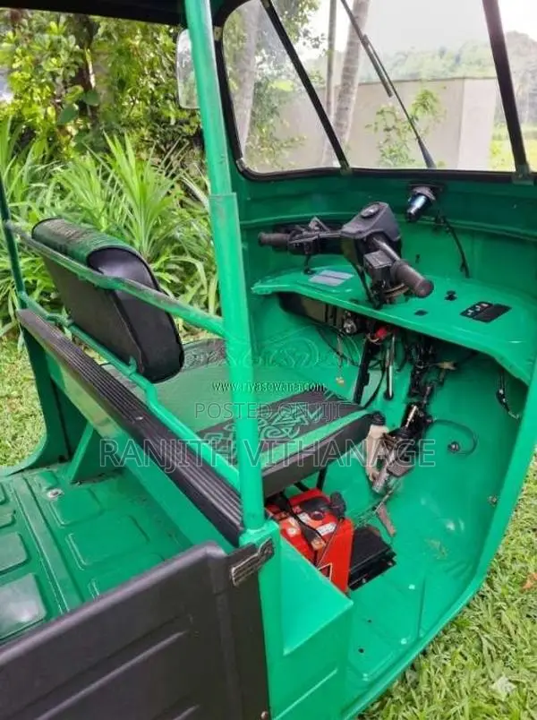 Bajaj 4 Stroke 2009 Three Wheel (Used)