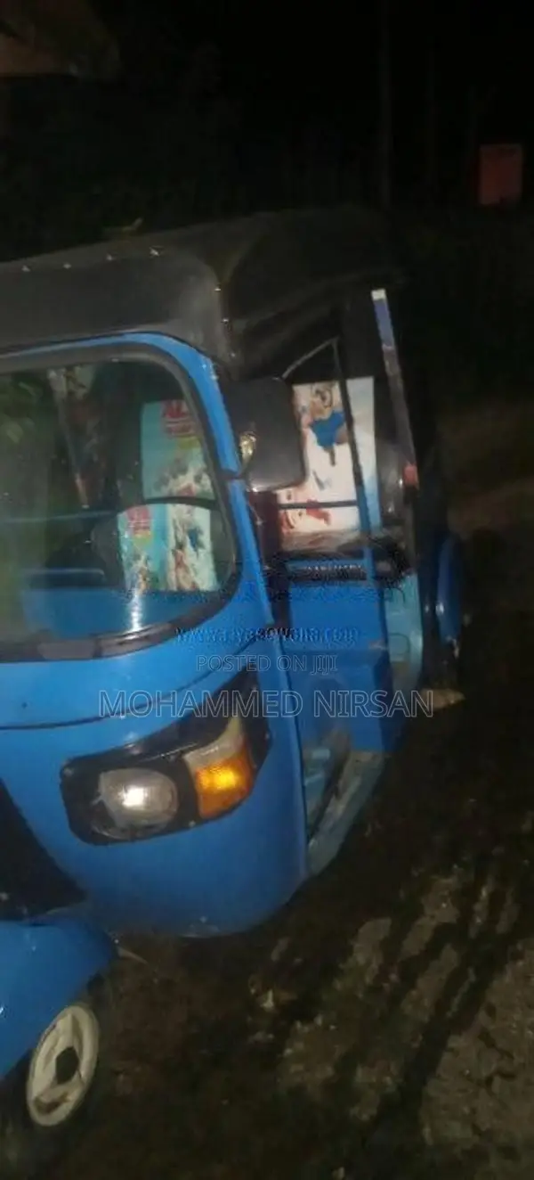Bajaj RE 2010 Three Wheel (Used)