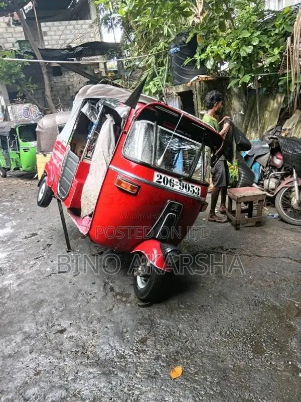 Bajaj RE 1999 Three Wheel (Used)