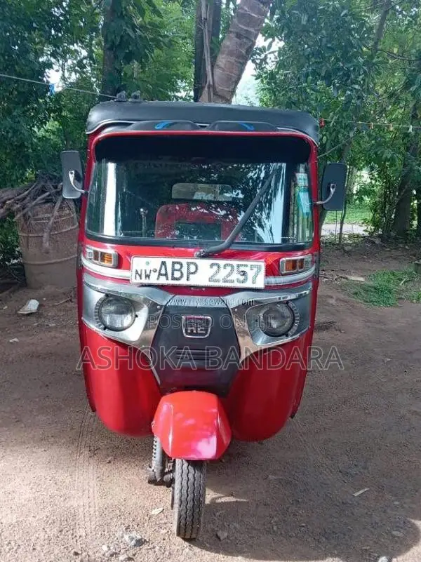 Bajaj 4 Stroke 2017 Three Wheel (Used)