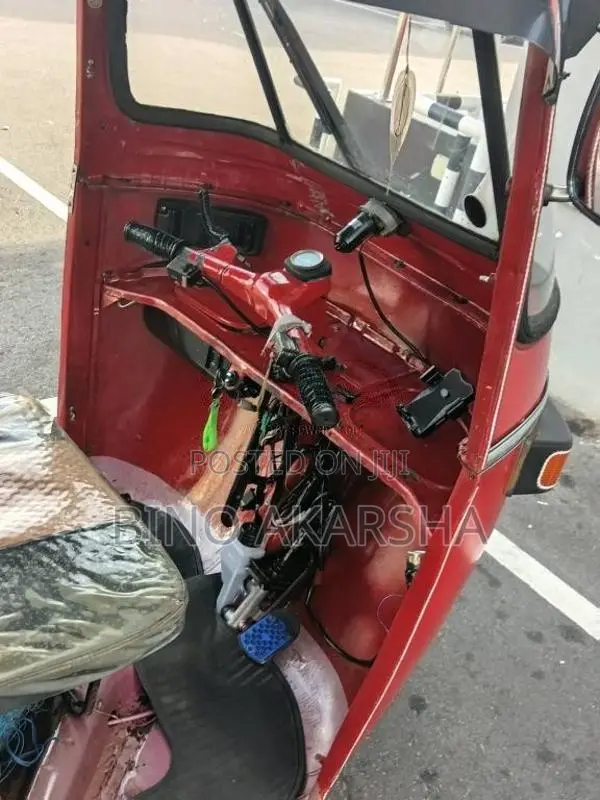 Bajaj RE 1999 Three Wheel (Used)
