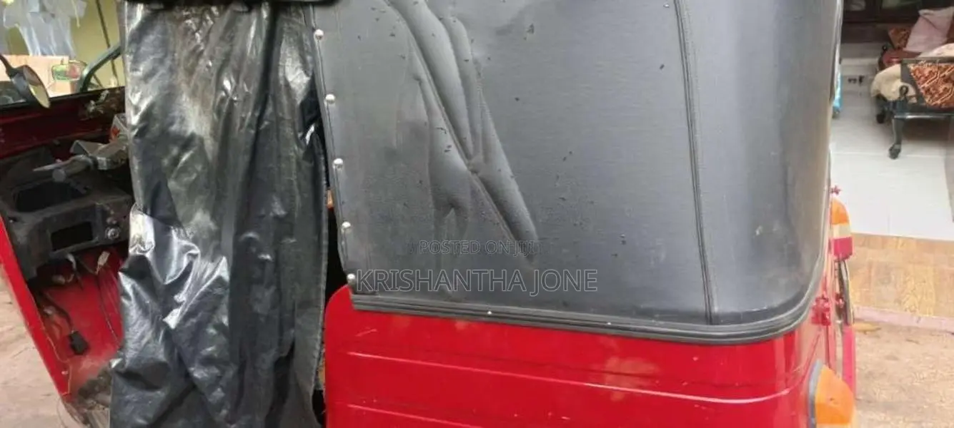 Bajaj 4 Stroke 2009 Three Wheel (Used)