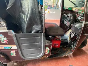 Bajaj 4 stroke 2012 Three Wheel (Used)
