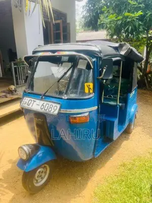 Bajaj 4 Stroke 2009 Three Wheel (Used)