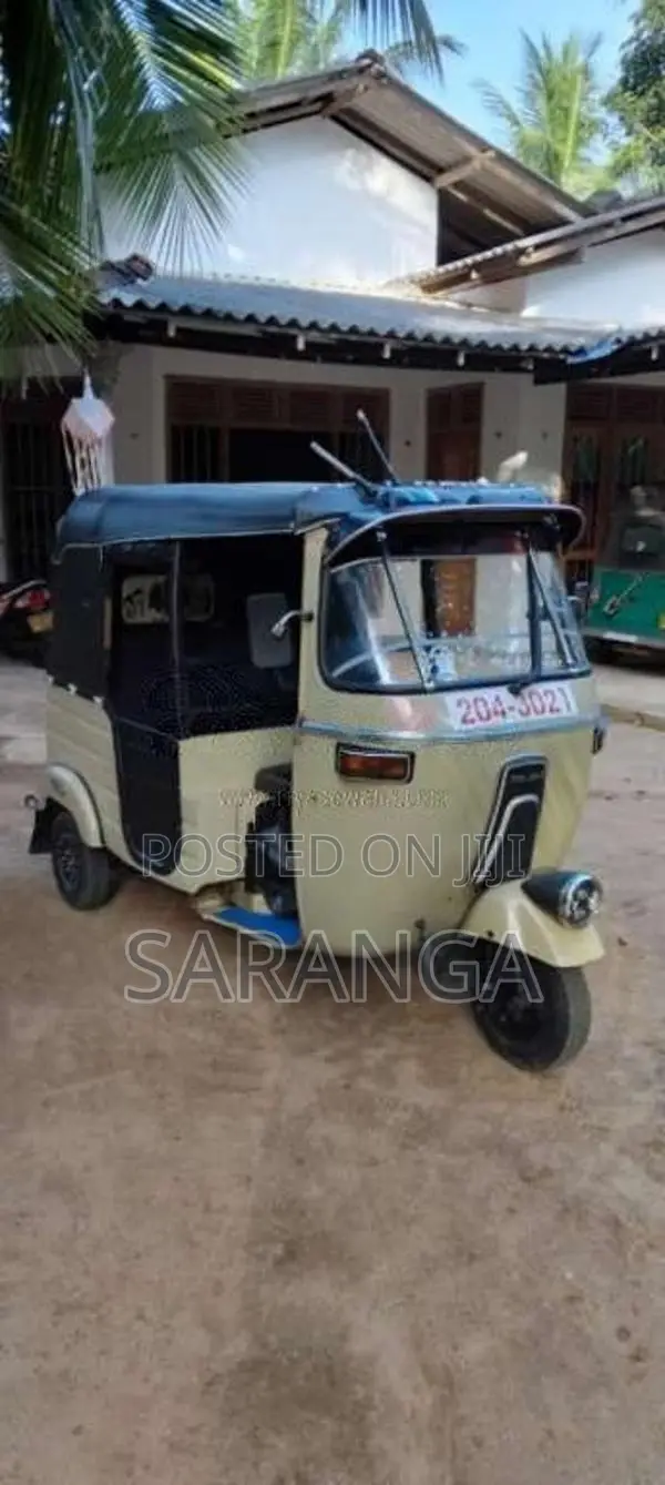 Bajaj RE 2 Stroke 1999 Three Wheel (Used)