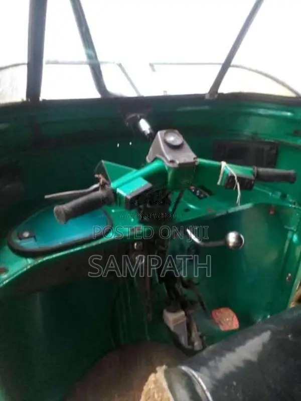 Bajaj 4 Stroke 2008 Three Wheel (Used)