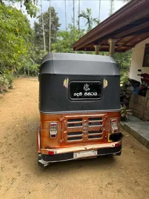 Bajaj 4 Stroke 2014 Three Wheel (Used)