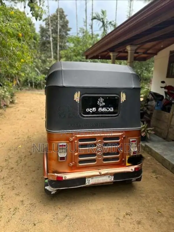 Bajaj 4 Stroke 2014 Three Wheel (Used)