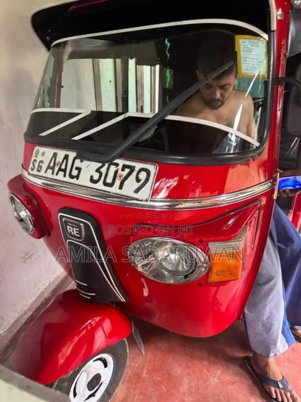 Bajaj RE 205 2013 Three Wheel (Used)