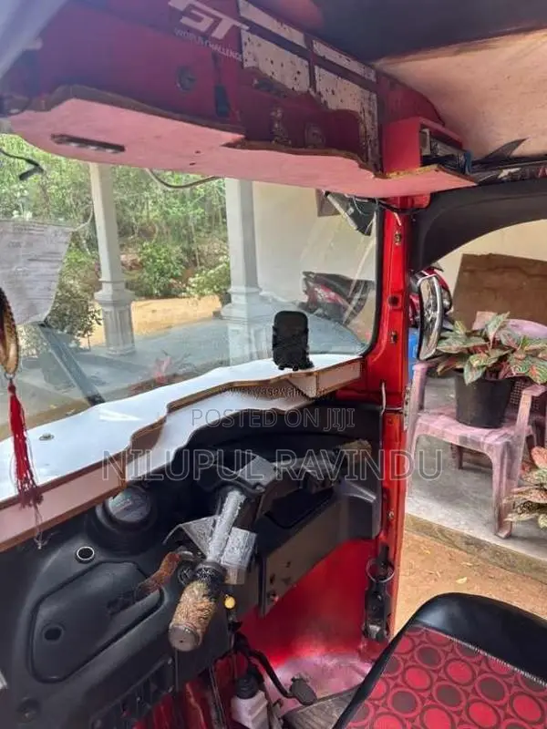 Bajaj 4 Stroke 2014 Three Wheel (Used)