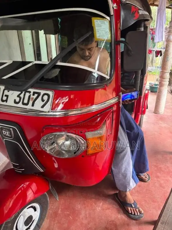 Bajaj RE 205 2013 Three Wheel (Used)