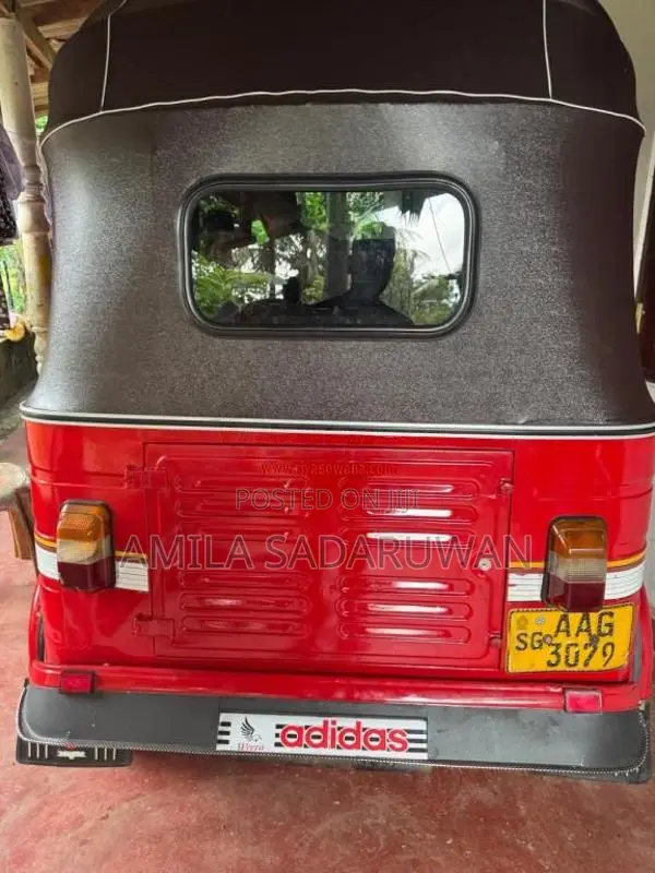 Bajaj RE 205 2013 Three Wheel (Used)